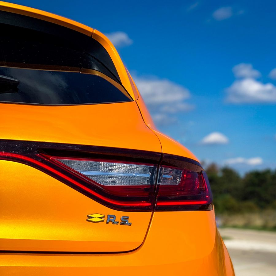 Ha az út a versenypálya - Renault Megane R.S. Trophy - Autó & Motor - MOBILITY - megane sport teszt, renault megane, renault megane r.s. trophy teszt, renault r.s. teszt, trophy teszt,