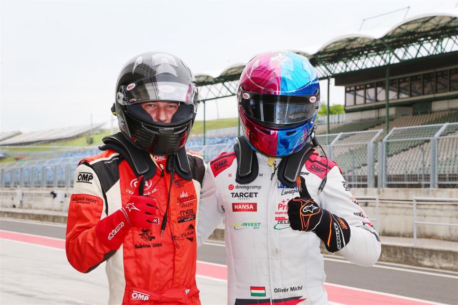 Bajnoki címek küszöbén - Autó & Motor -  - gender racing, verseny, 