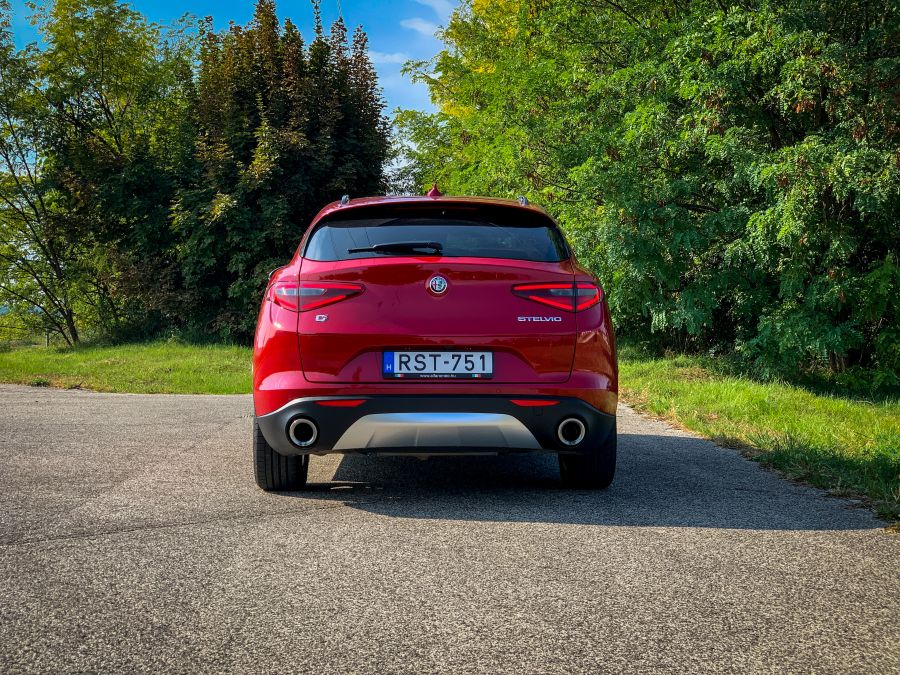 Amikor felforr a vér – Alfa Romeo Stelvio 2.0T - Autó & Motor - MOBILITY - Alfa Romeo stelvio, Alfa Romeo Stelvio 2.0T teszt, Alfa Stelvio teszt, Alfa SUV teszt,