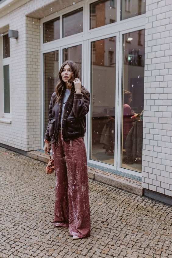 Stílusiskola: így viselj bársony nadrágokat -  -  - bársony, bársony nadrág, divat, outfit, ősz, stílus, 