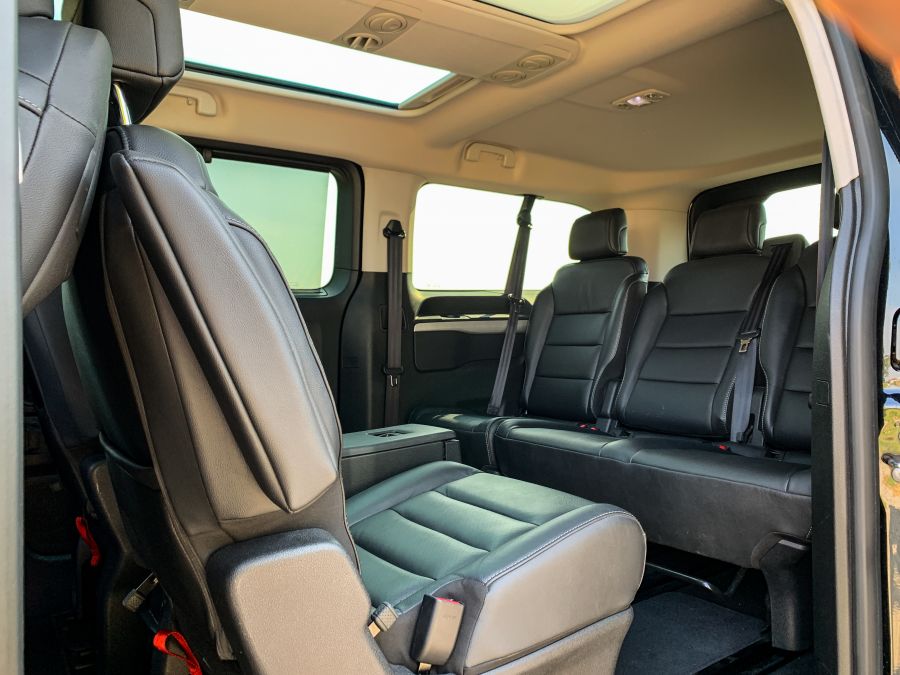 Akár fel is állhatsz benne – Opel Zafira Life L Business innovation - Autó & Motor - MOBILITY - opel zafira, opel zafira 2020, opel zafira life teszt, 