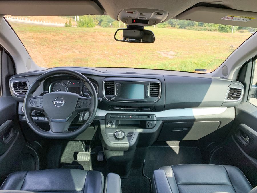 Akár fel is állhatsz benne – Opel Zafira Life L Business innovation - Autó & Motor - MOBILITY - opel zafira, opel zafira 2020, opel zafira life teszt, 