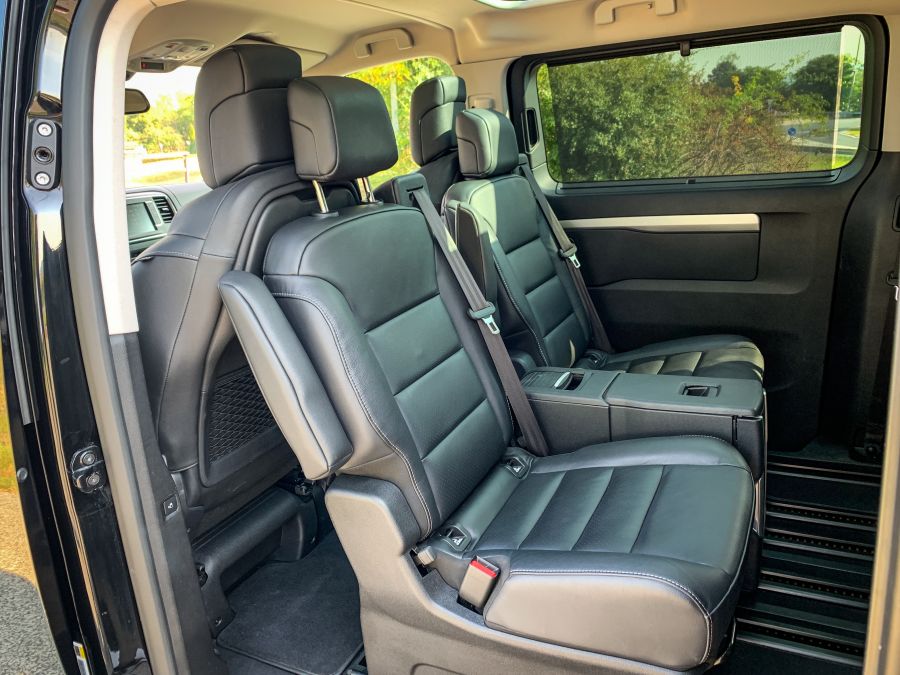 Akár fel is állhatsz benne – Opel Zafira Life L Business innovation - Autó & Motor - MOBILITY - opel zafira, opel zafira 2020, opel zafira life teszt, 