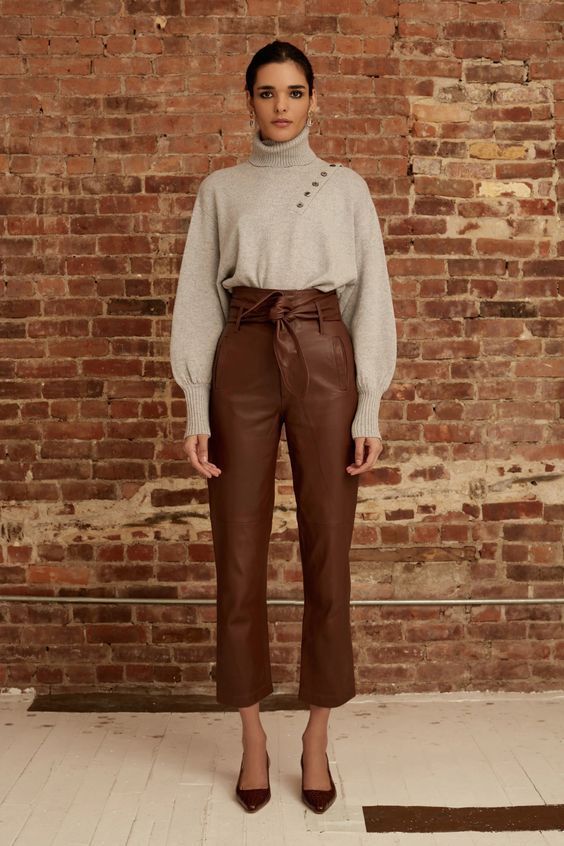 Stílusiskola: így viselj barna bőrnadrágokat -  -  - barna, bőrnadrág, divat, outfit, ősz, stílus, 