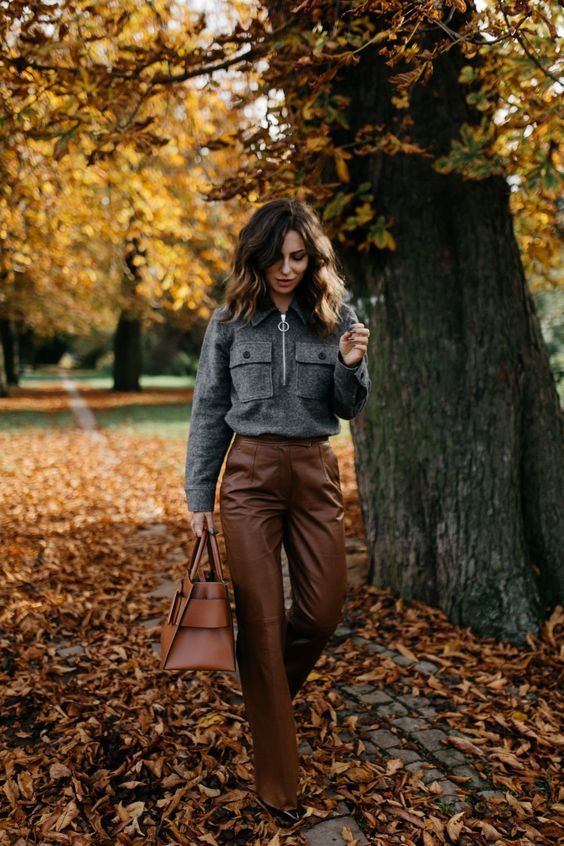 Stílusiskola: így viselj barna bőrnadrágokat -  -  - barna, bőrnadrág, divat, outfit, ősz, stílus, 