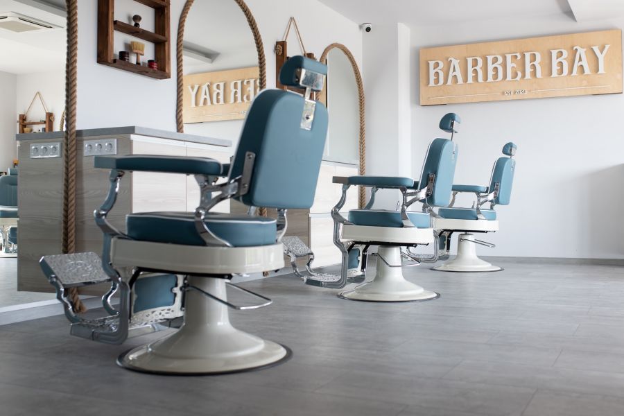 Borbély a kikötőben - Barber Bay Budapest - Ápolt vagyok - ÉN - barber, barber bay, budapest, marina part, 