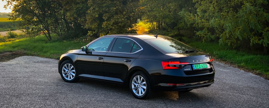 A környezetvédelmi miniszter – Skoda Superb iV Plug-in hybrid - Autó & Motor - MOBILITY - skoda PHEV teszt, skoda superb, Supeb hibrid teszt, superb 2020 teszt, superb iV Plug-in hybrid teszt, superb plugin teszt, 