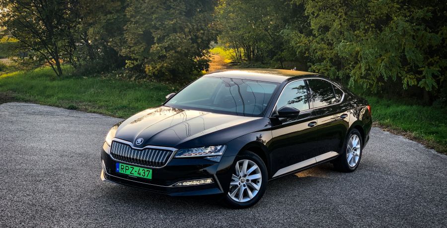 A környezetvédelmi miniszter – Skoda Superb iV Plug-in hybrid - Autó & Motor - MOBILITY - skoda PHEV teszt, skoda superb, Supeb hibrid teszt, superb 2020 teszt, superb iV Plug-in hybrid teszt, superb plugin teszt, 