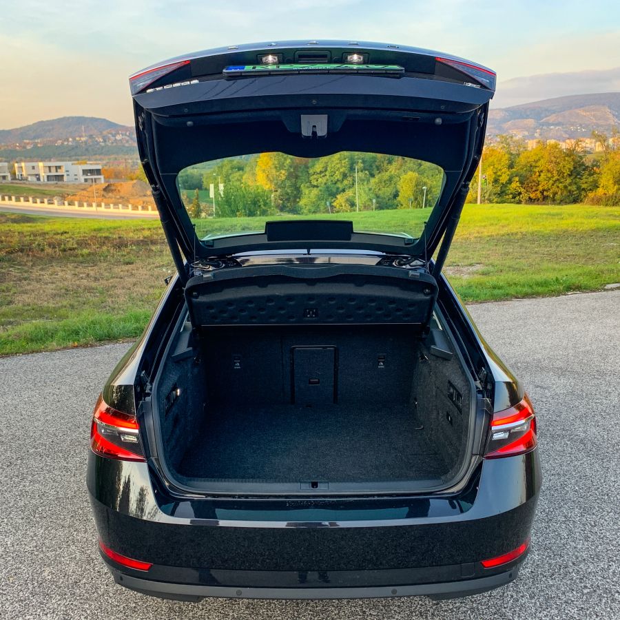 A környezetvédelmi miniszter – Skoda Superb iV Plug-in hybrid - Autó & Motor - MOBILITY - skoda PHEV teszt, skoda superb, Supeb hibrid teszt, superb 2020 teszt, superb iV Plug-in hybrid teszt, superb plugin teszt, 