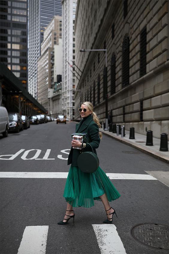 Stílusiskola: karácsonyi outfitek smaragdzölddel -  -  - divat, karácsony, outfit, smaragdzöld, ünnep, 