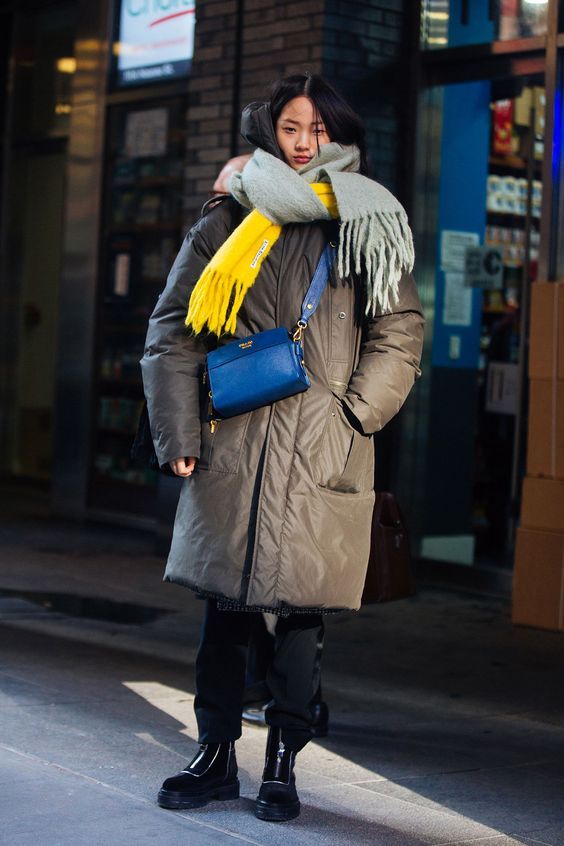 Stílusiskola: így viselj színes sálakat -  -  - divat, outfit, sálak, stílus, színes sálak, 