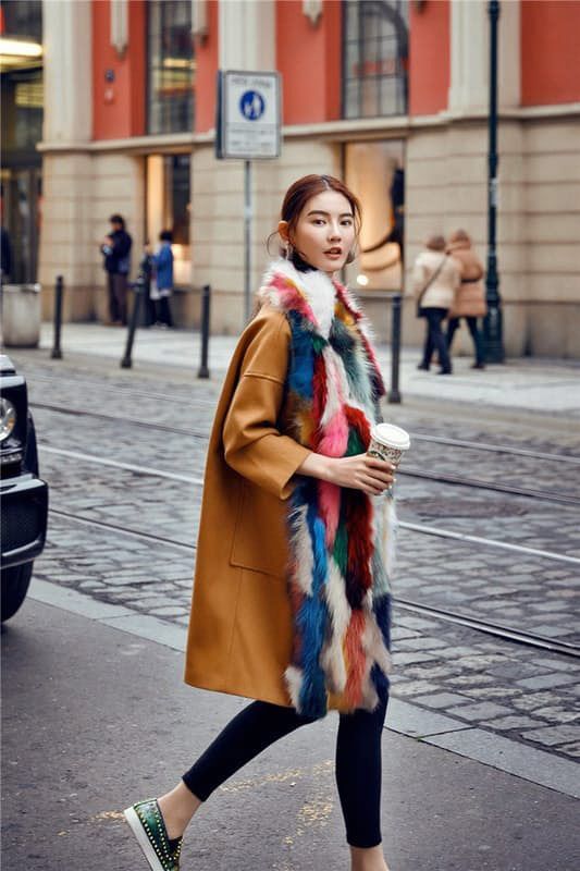 Stílusiskola: így viselj színes sálakat -  -  - divat, outfit, sálak, stílus, színes sálak, 