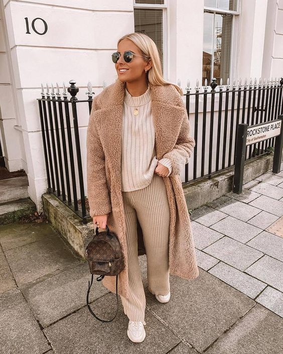 Stílusiskola: nude szettek borús napokra -  -  - divat, nude, outfit, stílus, tél, 