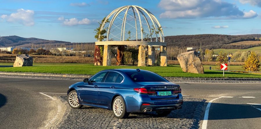 Ötöst az ötösnek! – BMW 530e - Autó & Motor - MOBILITY - 530e 2020 teszt, 530e xdrive, bmw 5 teszt, bmw 530 plug-in hibrid teszt, bmw 530e teszt, bmw plug-in hybrid teszt, 
