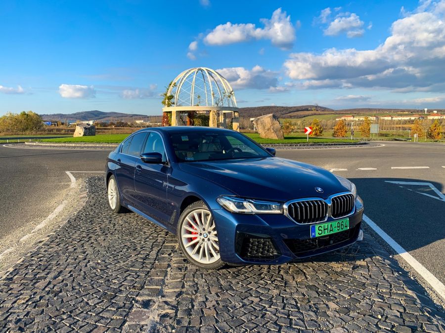 Ötöst az ötösnek! – BMW 530e - Autó & Motor - MOBILITY - 530e 2020 teszt, 530e xdrive, bmw 5 teszt, bmw 530 plug-in hibrid teszt, bmw 530e teszt, bmw plug-in hybrid teszt, 
