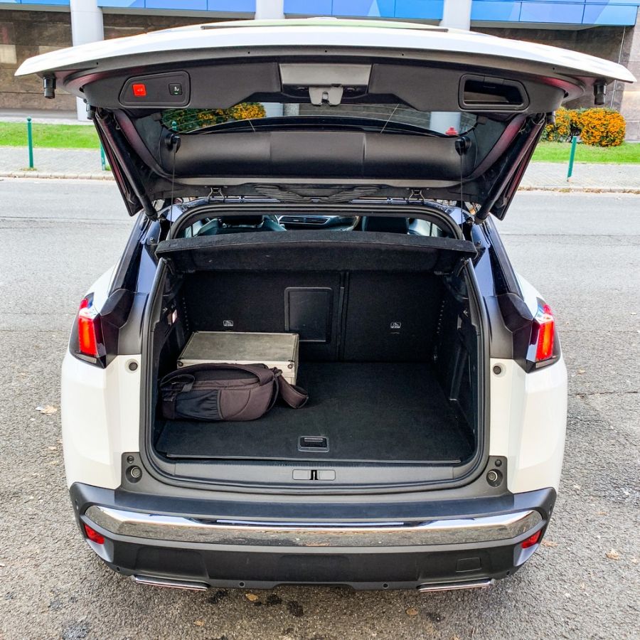 A legerősebb, de nem ezért szeretem – Peugeot 3008 PHEV - Autó & Motor - MOBILITY - 3008 hybrid, 3008 hybrid teszt, 3008 peugeot 2020, 3008 suv, peugeot 3008 phev, peugeot 3008 plug-in hybrid teszt, 