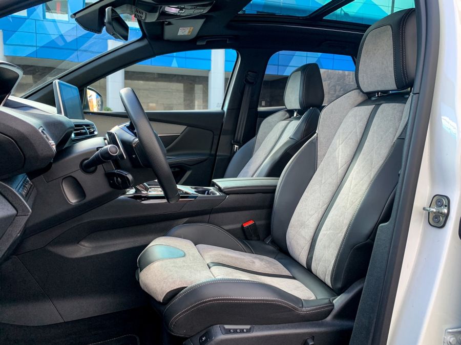 A legerősebb, de nem ezért szeretem – Peugeot 3008 PHEV - Autó & Motor - MOBILITY - 3008 hybrid, 3008 hybrid teszt, 3008 peugeot 2020, 3008 suv, peugeot 3008 phev, peugeot 3008 plug-in hybrid teszt, 