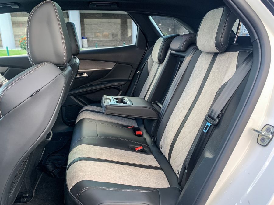 A legerősebb, de nem ezért szeretem – Peugeot 3008 PHEV - Autó & Motor - MOBILITY - 3008 hybrid, 3008 hybrid teszt, 3008 peugeot 2020, 3008 suv, peugeot 3008 phev, peugeot 3008 plug-in hybrid teszt, 