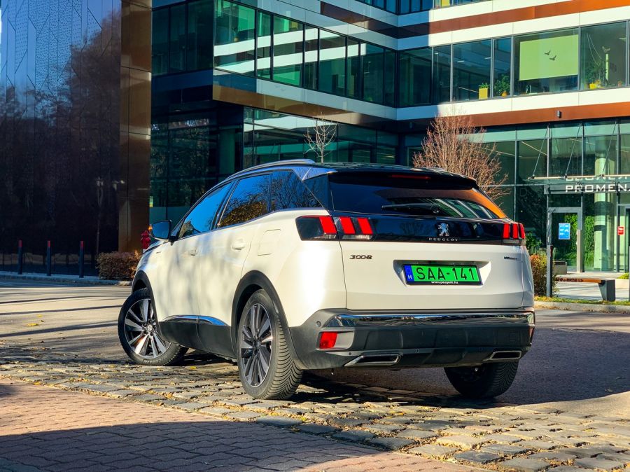 A legerősebb, de nem ezért szeretem – Peugeot 3008 PHEV - Autó & Motor - MOBILITY - 3008 hybrid, 3008 hybrid teszt, 3008 peugeot 2020, 3008 suv, peugeot 3008 phev, peugeot 3008 plug-in hybrid teszt, 