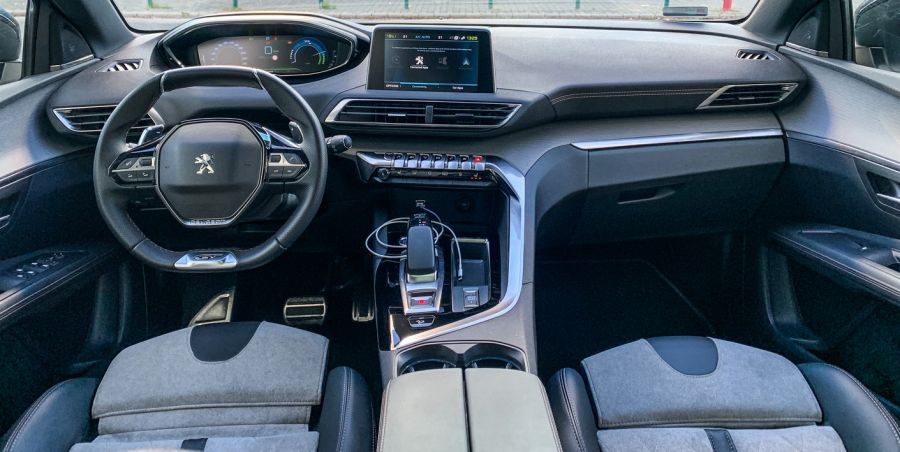 A legerősebb, de nem ezért szeretem – Peugeot 3008 PHEV - Autó & Motor - MOBILITY - 3008 hybrid, 3008 hybrid teszt, 3008 peugeot 2020, 3008 suv, peugeot 3008 phev, peugeot 3008 plug-in hybrid teszt, 