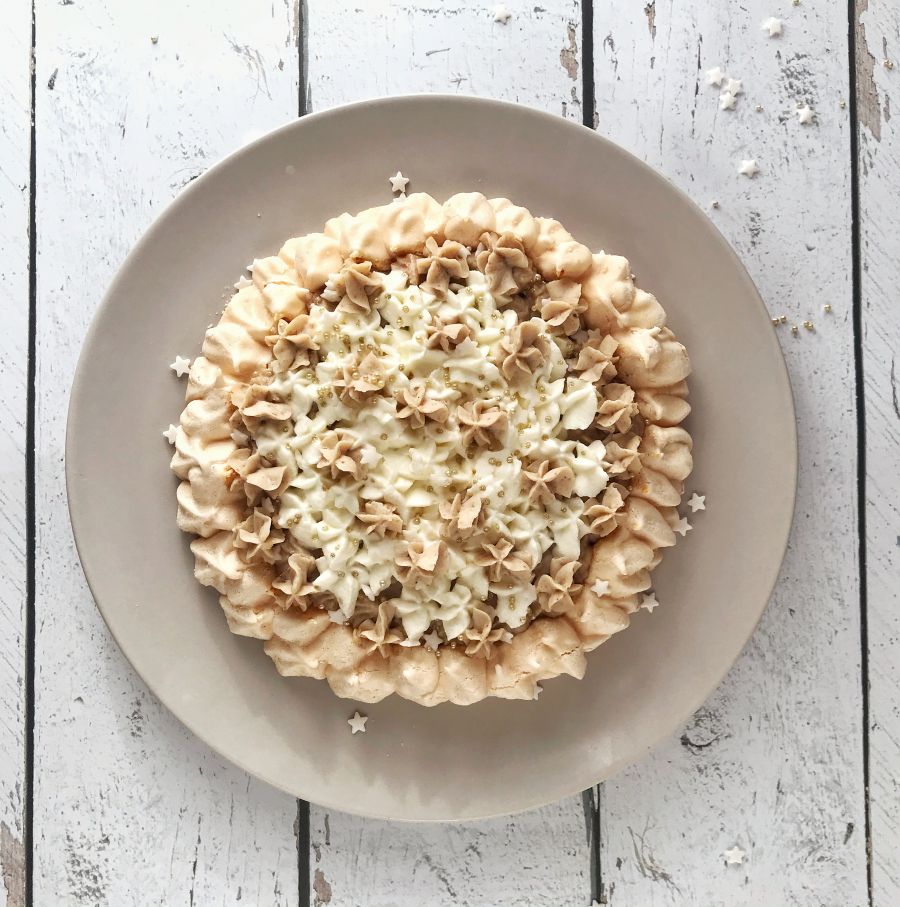 Gesztenyés Pavlova, meggyzselével - STYLELIFE - Gasztronómia - friss receptek, pavlova süti, receptek, sütemény receptek, sütemények, 