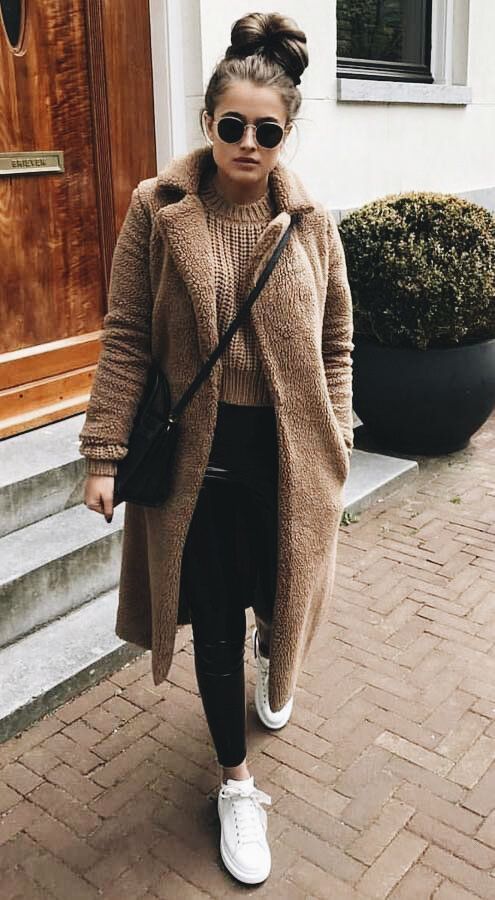 Stílusiskola: így viselj barna teddy coatokat -  -  - barna, divat, outfit, stílus, teddy coat, 