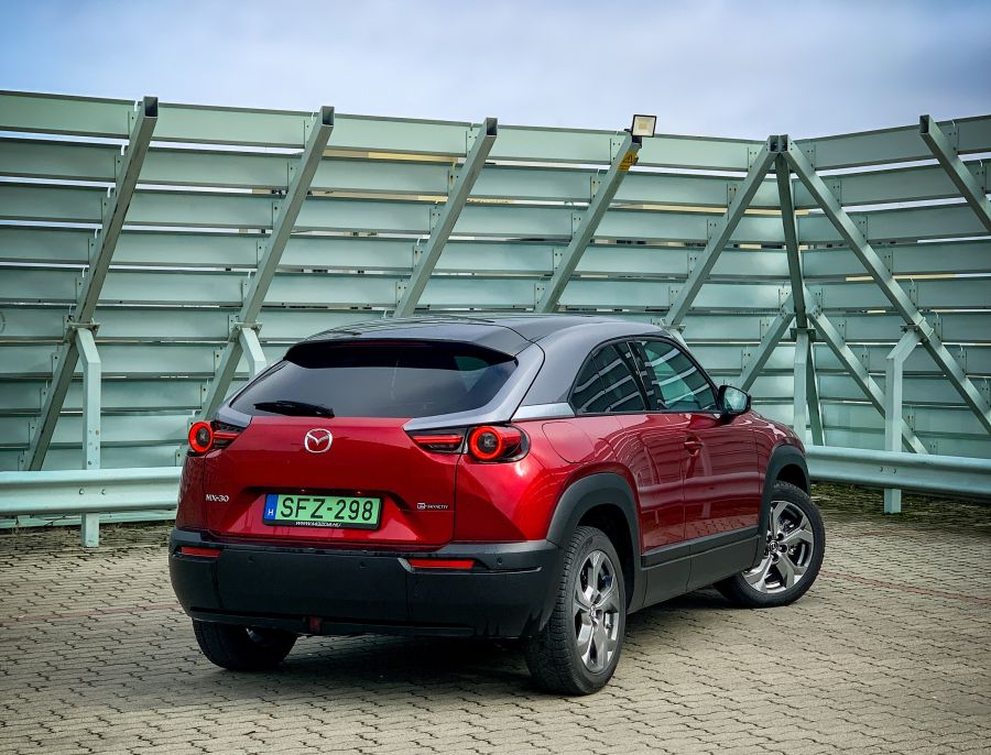 Az autó, amely nem elektromos akart lenni, de az lett – Mazda MX-30 - Autó & Motor - MOBILITY - elektromos mazda, mazda mx-30, mazda mx30 teszt, mx30 teszt,