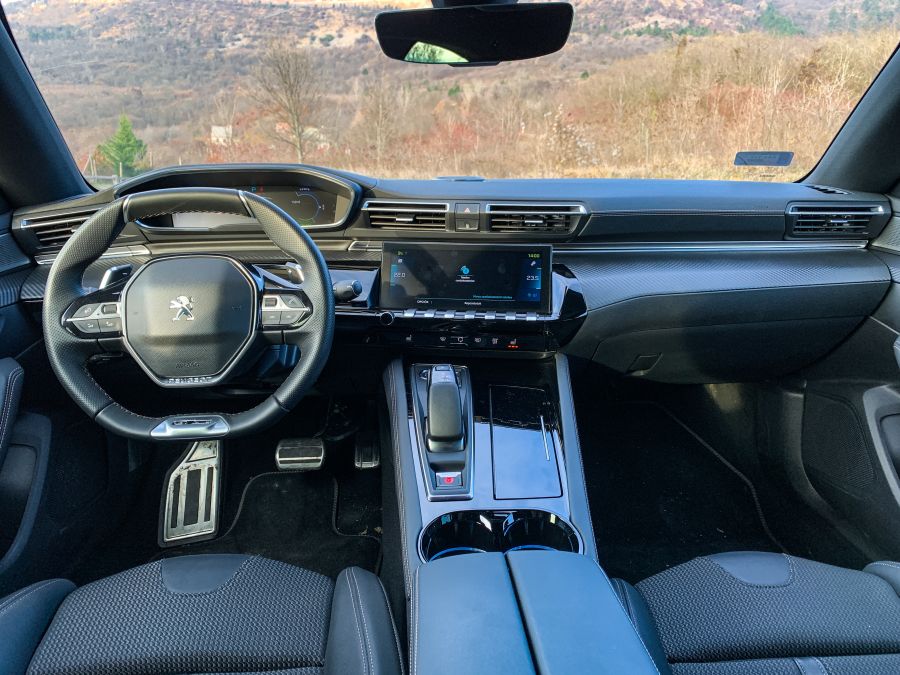 Zongorázd a különbséget – Peugeot 508 1.6 PureTech PHEV FWD GT Line - Autó & Motor - MOBILITY - 508 phev gt-line teszt, 508 teszt, peugeot 508 1%2C6gt line teszt, peugeot 508 teszt, 