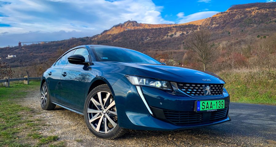 Zongorázd a különbséget – Peugeot 508 1.6 PureTech PHEV FWD GT Line - Autó & Motor - MOBILITY - 508 phev gt-line teszt, 508 teszt, peugeot 508 1%2C6gt line teszt, peugeot 508 teszt, 