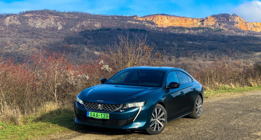 Zongorázd a különbséget – Peugeot 508 1.6 PureTech PHEV FWD GT Line - Autó & Motor - MOBILITY - 508 phev gt-line teszt, 508 teszt, peugeot 508 1%2C6gt line teszt, peugeot 508 teszt, 