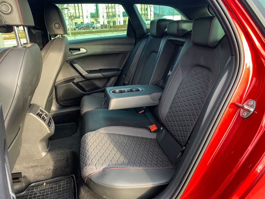 Leonparádé – Seat Leon kombi 1.5 TSI DSG mHEV - Autó & Motor - MOBILITY - 