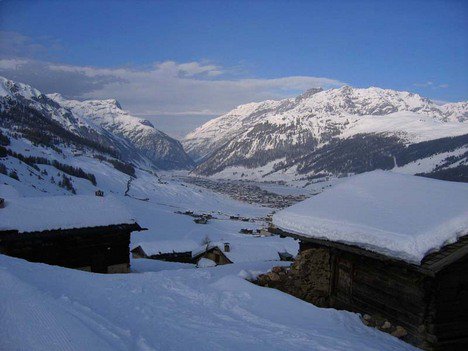 Livigno a vakítóan fehér hegyek otthona - Utazás -  - alpesi si, alpesi völgy, korcsolyázás, Livigno, snowboard, svájc, 