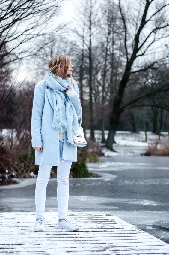Stílusiskola: így viselj télen babakéket -  -  - babakék, divat, kék, outfit, 