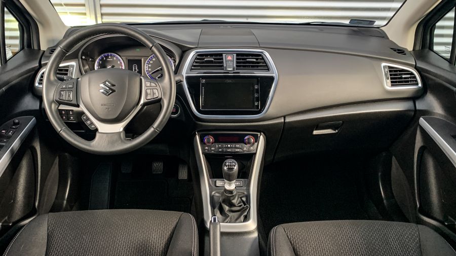 A nehéz kérdés – Suzuki SX4 S-Cross GLX vs. Suzuki Vitara GLX - Autó & Motor - MOBILITY - suzuki sx4 scross glx, suzuki teszt, suzuki vitara glx, vitara sx4 összehasonlító teszt, vitara vs sx4 scross teszt, 