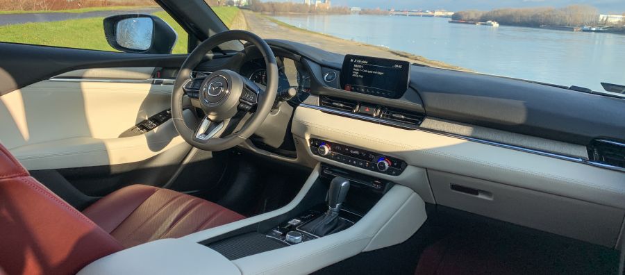 Nem csak pirosban szép – Mazda 6 G-194 100th Anniversary - Autó & Motor - MOBILITY - mazda 6, mazda 6 2020, mazda 6 g-194 teszt, mazda6 100th anniversary teszt, mazda6 teszt,