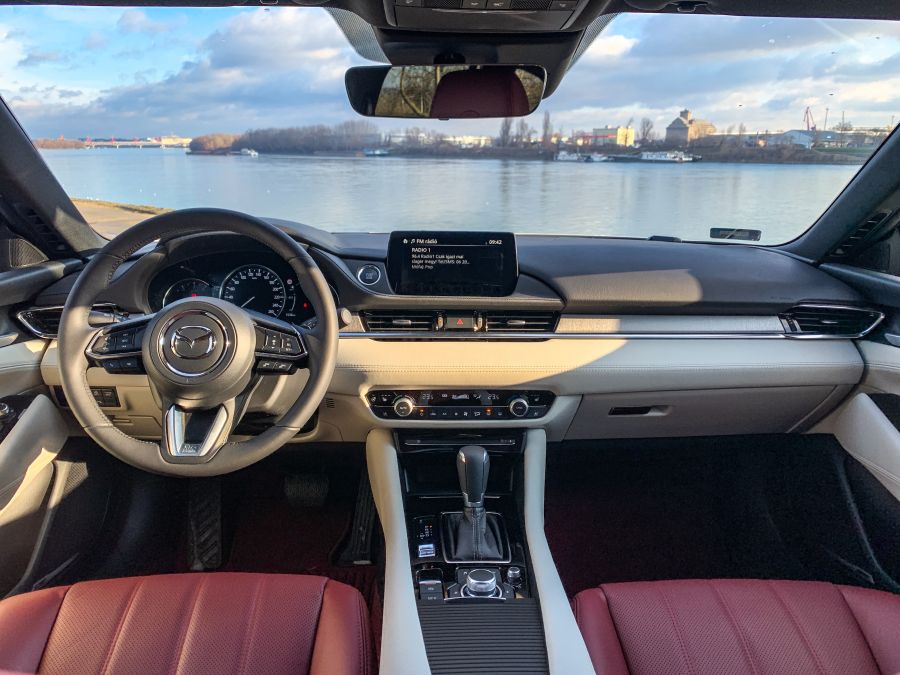 Nem csak pirosban szép – Mazda 6 G-194 100th Anniversary - Autó & Motor - MOBILITY - mazda 6, mazda 6 2020, mazda 6 g-194 teszt, mazda6 100th anniversary teszt, mazda6 teszt,