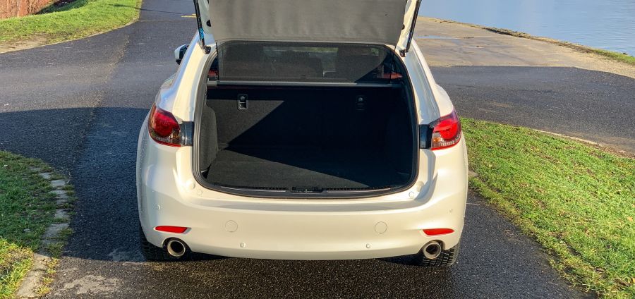 Nem csak pirosban szép – Mazda 6 G-194 100th Anniversary - Autó & Motor - MOBILITY - mazda 6, mazda 6 2020, mazda 6 g-194 teszt, mazda6 100th anniversary teszt, mazda6 teszt,