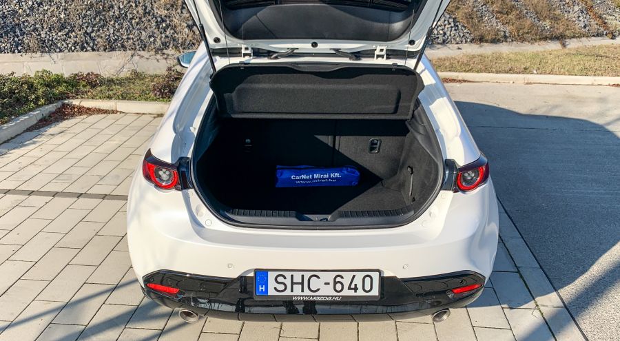 Érzelem és értelem – Mazda 3 100th Anniversary SkyactiveX G-180 - Autó & Motor - MOBILITY - mazda 3, mazda 3 100th Anniversary, mazda 3 hatchback, mazda3 skyactiv-x180, mazda3 teszt, 