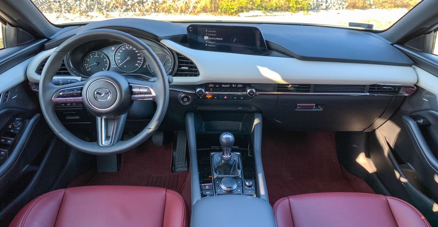 Érzelem és értelem – Mazda 3 100th Anniversary SkyactiveX G-180 - Autó & Motor - MOBILITY - mazda 3, mazda 3 100th Anniversary, mazda 3 hatchback, mazda3 skyactiv-x180, mazda3 teszt, 