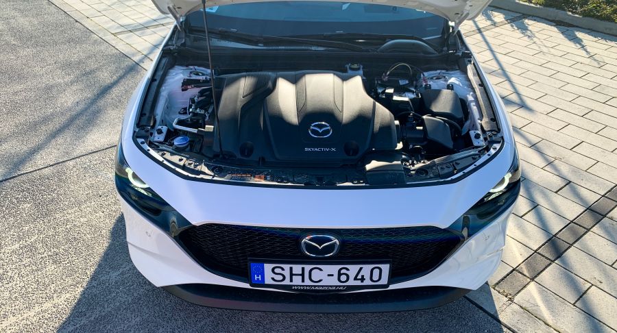 Érzelem és értelem – Mazda 3 100th Anniversary SkyactiveX G-180 - Autó & Motor - MOBILITY - mazda 3, mazda 3 100th Anniversary, mazda 3 hatchback, mazda3 skyactiv-x180, mazda3 teszt, 