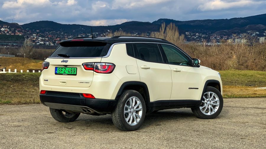 Irányt mutat – Jeep Compass 4xe Plug-in Hybrid (PHEV) - Autó & Motor - MOBILITY - compass 4xe teszt, jeep compass, jeep compass 4xe plug-in hybrid teszt, jeep compass phev teszt, 