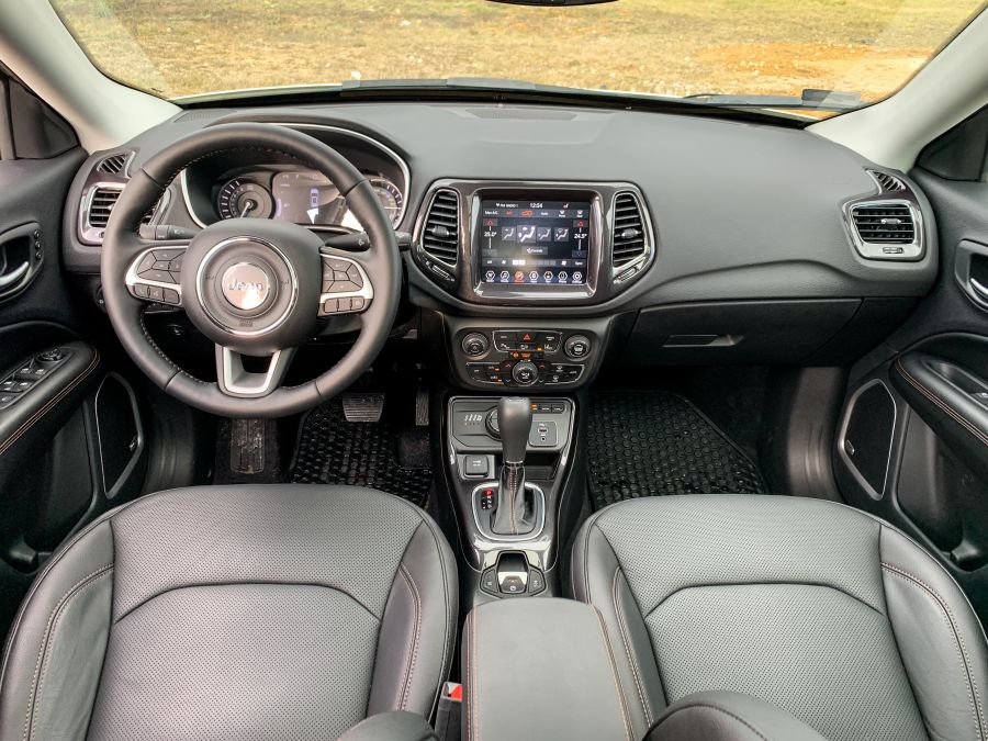 Irányt mutat – Jeep Compass 4xe Plug-in Hybrid (PHEV) - Autó & Motor - MOBILITY - compass 4xe teszt, jeep compass, jeep compass 4xe plug-in hybrid teszt, jeep compass phev teszt, 