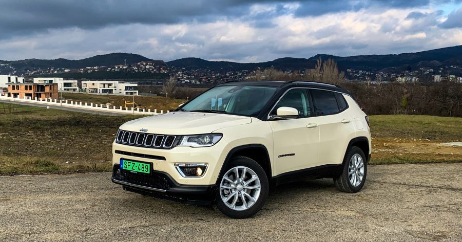 Irányt mutat – Jeep Compass 4xe Plug-in Hybrid (PHEV) - Autó & Motor - MOBILITY - compass 4xe teszt, jeep compass, jeep compass 4xe plug-in hybrid teszt, jeep compass phev teszt, 