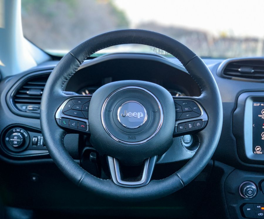 Felmenők génjei – Jeep Renegade 4xe – Plug-in Hybrid - Autó & Motor - MOBILITY - jeep renegade, jeep renegade 4xe teszt, jeep renegade plug-in hybrid teszt, renegade, renegade teszt, 