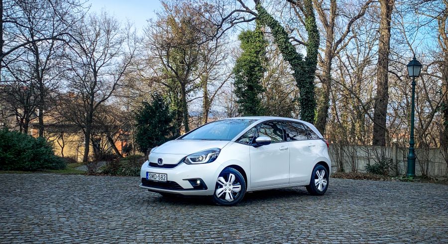 A divattal szemben – Honda Jazz e:HEV - Autó & Motor - MOBILITY - honda  jazz hybrid teszt, Honda Jazz, Honda Jazz 2020 teszt, jazz e%3AHEV teszt, 