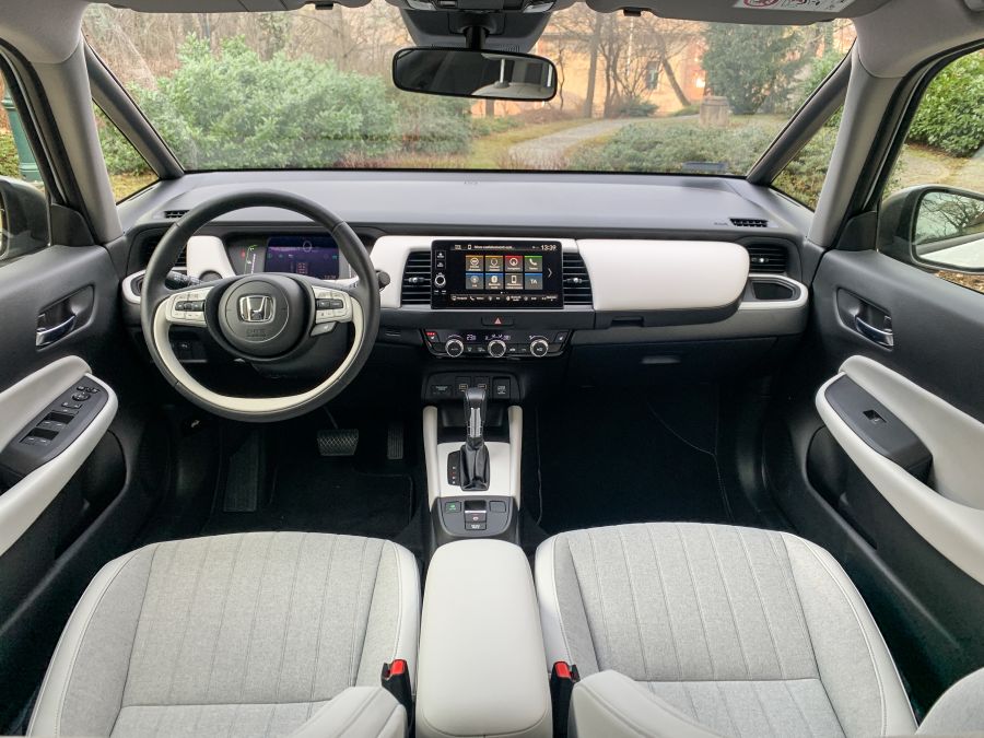 A divattal szemben – Honda Jazz e:HEV - Autó & Motor - MOBILITY - honda  jazz hybrid teszt, Honda Jazz, Honda Jazz 2020 teszt, jazz e%3AHEV teszt, 