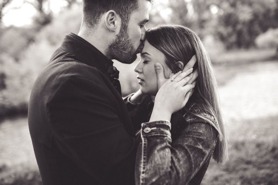 Az eltűnt bókok nyomában - Miért nem tudnak bókolni ma a férfiak? -  -  - hagyományos szerepek, hódítás, udvarlás, 