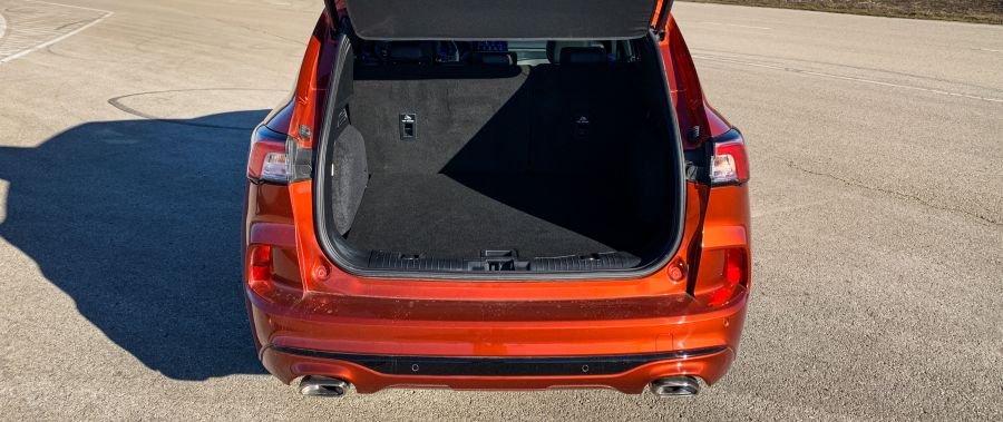 Hybrid is, dízel is – Ford Kuga 2.0 EcoBlue mHEV ST-Line X M6 - Autó & Motor - MOBILITY - Ford Kuga 2.0 EcoBlue mHEV ST-Line teszt, ford kuga 2020, ford kuga dízel  MHEV teszt, ford kuga EcoBlue teszt, Ford SUV teszt, 