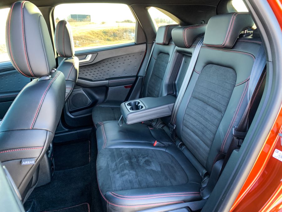 Hybrid is, dízel is – Ford Kuga 2.0 EcoBlue mHEV ST-Line X M6 - Autó & Motor - MOBILITY - Ford Kuga 2.0 EcoBlue mHEV ST-Line teszt, ford kuga 2020, ford kuga dízel  MHEV teszt, ford kuga EcoBlue teszt, Ford SUV teszt, 