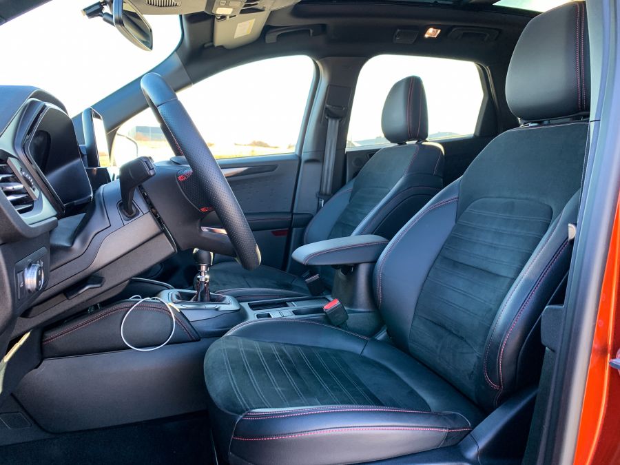 Hybrid is, dízel is – Ford Kuga 2.0 EcoBlue mHEV ST-Line X M6 - Autó & Motor - MOBILITY - Ford Kuga 2.0 EcoBlue mHEV ST-Line teszt, ford kuga 2020, ford kuga dízel  MHEV teszt, ford kuga EcoBlue teszt, Ford SUV teszt, 